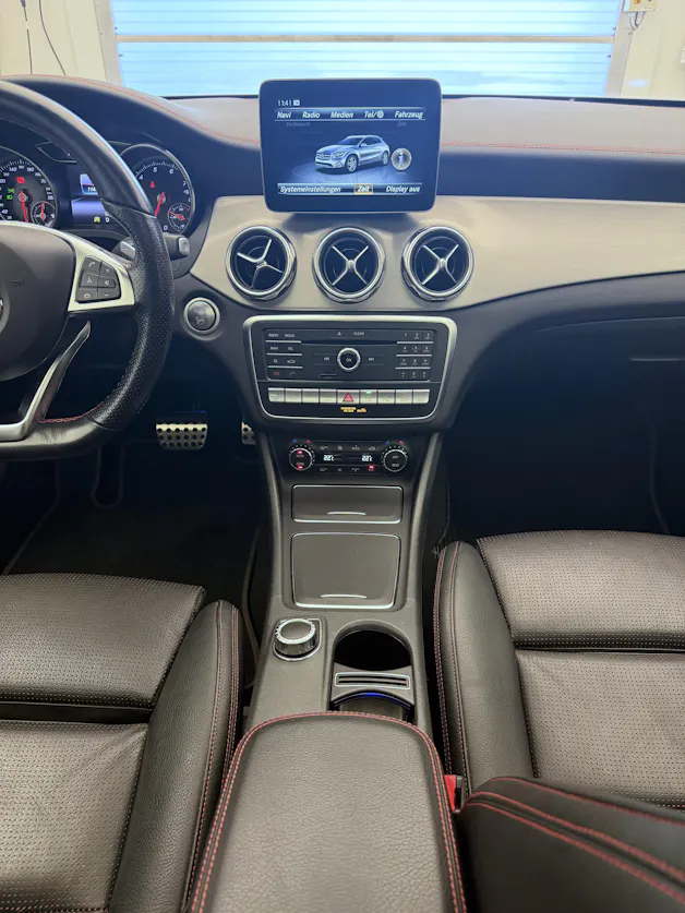 Mercedes-Benz GLA 250 AMG Line 4Matic 7G-DCT