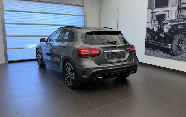Mercedes-Benz GLA 250 AMG Line 4Matic 7G-DCT