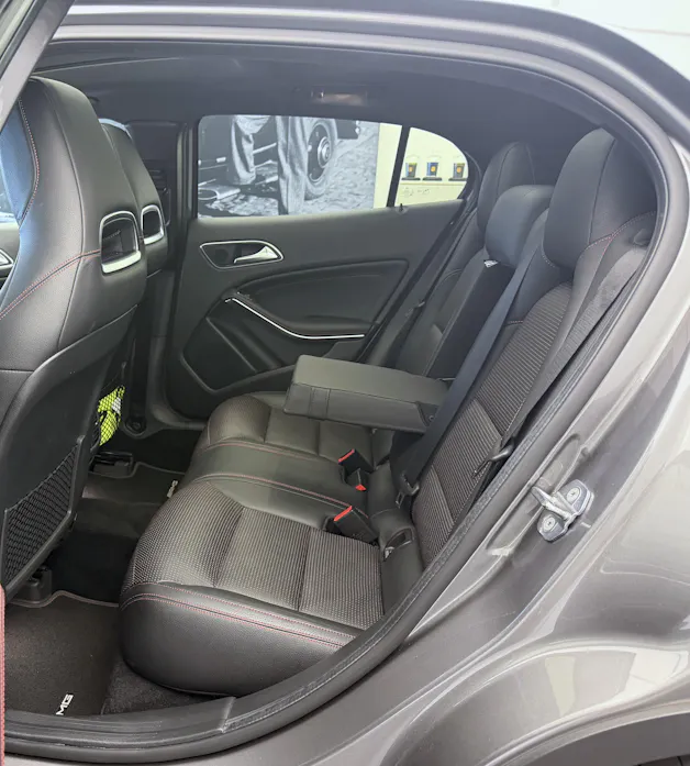 Mercedes-Benz GLA 250 AMG Line 4Matic 7G-DCT