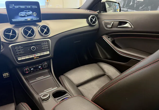 Mercedes-Benz GLA 250 AMG Line 4Matic 7G-DCT