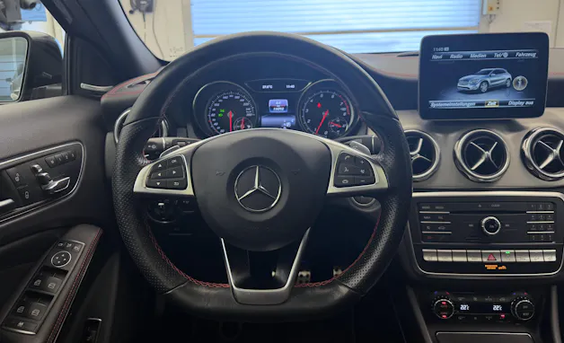 Mercedes-Benz GLA 250 AMG Line 4Matic 7G-DCT
