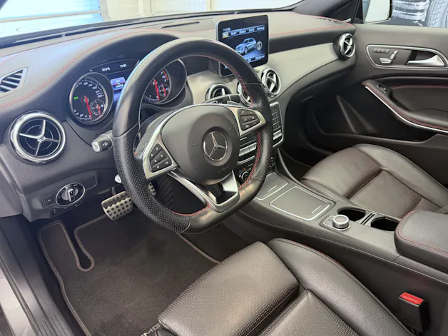 Mercedes-Benz GLA 250 AMG Line 4Matic 7G-DCT