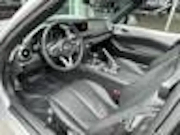 Mazda MX-5 RF Skyactiv-G 132 Exclusive-line