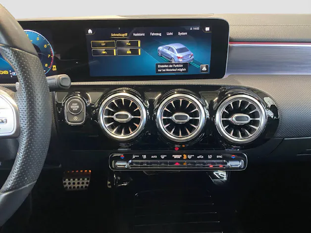 Mercedes-Benz A 220 AMG Line 4MATIC