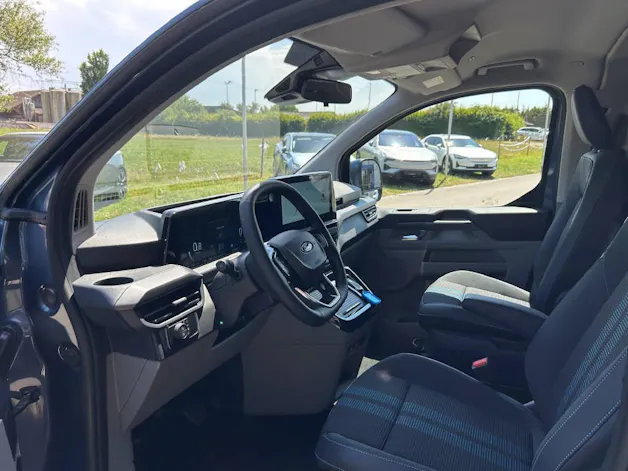 Ford Tourneo Custom Bus 320 L1 2.0 EcoBlue 170 Sport