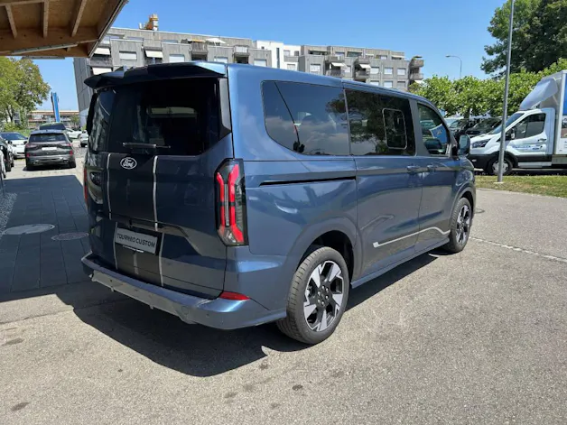 Ford Tourneo Custom Bus 320 L1 2.0 EcoBlue 170 Sport