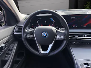 BMW 320e xDrive Touring