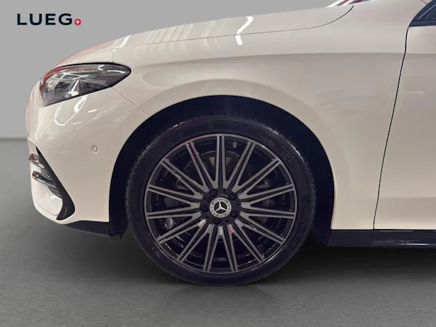 Mercedes-Benz CLA 250+ 85 kWh - EQ - AMG / DISTRONIC / Rückfahrkamera / Panorama-Dach