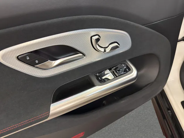 Mercedes-Benz CLA 250+ 85 kWh - EQ - AMG / DISTRONIC / Rückfahrkamera / Panorama-Dach