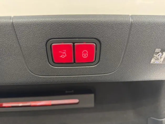 Mercedes-Benz CLA 250+ 85 kWh - EQ - AMG / DISTRONIC / Rückfahrkamera / Panorama-Dach