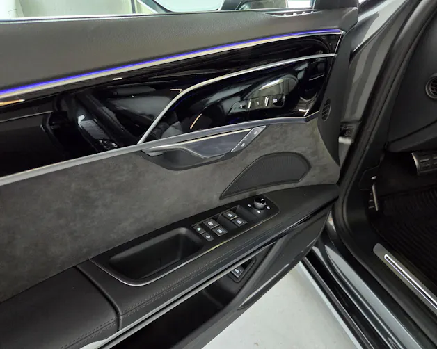 Audi S8 4.0 V8 TFSI quattro T-Tronic