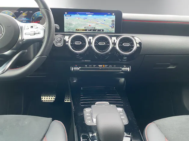 Mercedes-Benz A 200 AMG Line 4Matic