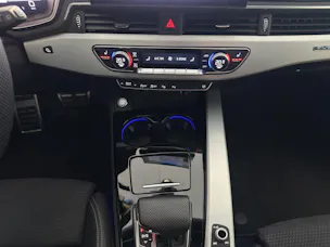 Audi A4 Avant 40 TDI S line Attraction quattro S-tronic