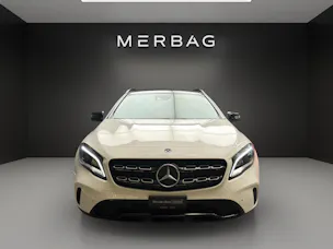 Mercedes-Benz GLA 200