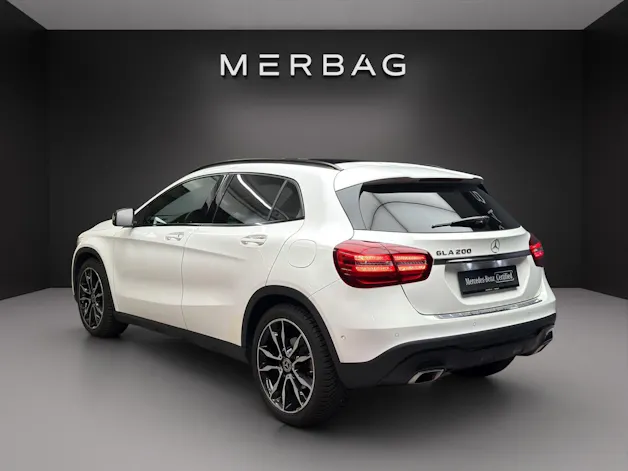 Mercedes-Benz GLA 200