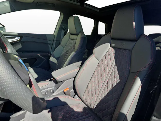 AUDI Q4 e-tron 45 Edition Swiss Ski quattro