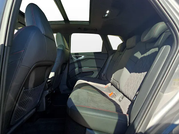 AUDI Q4 e-tron 45 Edition Swiss Ski quattro