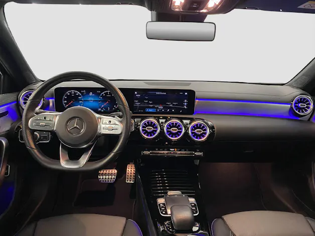 Mercedes-Benz A 220 AMG Line Limousine