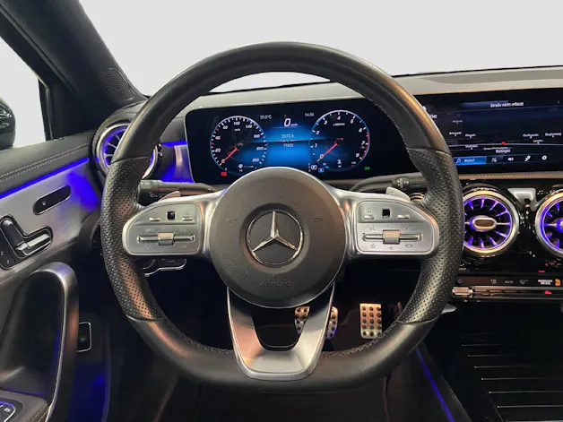 Mercedes-Benz A 220 AMG Line Limousine