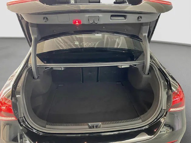 Mercedes-Benz A 220 AMG Line Limousine