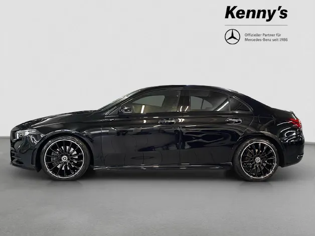 Mercedes-Benz A 220 AMG Line Limousine