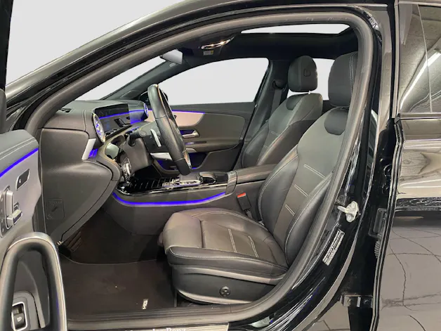Mercedes-Benz A 220 AMG Line Limousine