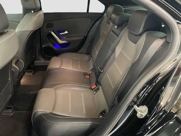 Mercedes-Benz A 220 AMG Line Limousine