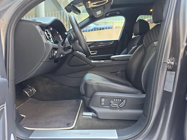 Bentley Bentayga Azure V8