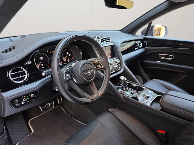 Bentley Bentayga Azure V8