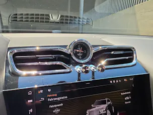 Bentley Bentayga Azure V8