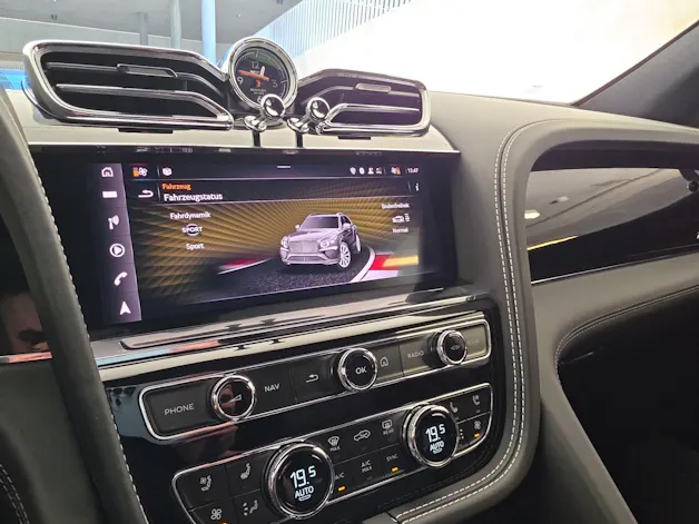 Bentley Bentayga Azure V8