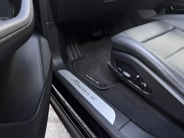 Porsche Macan 4