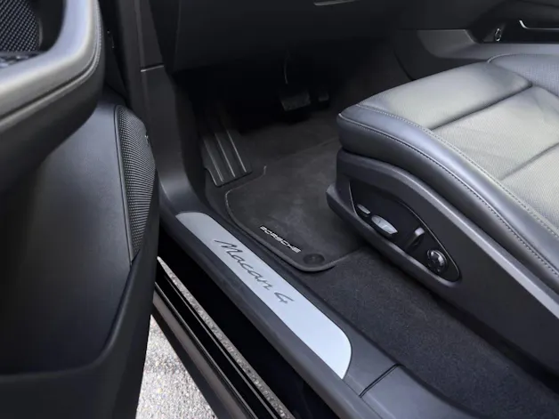 Porsche Macan 4