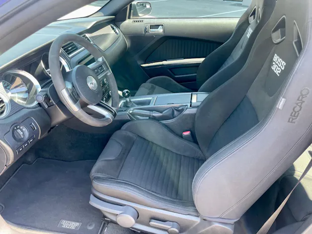Ford BOSS 302 Kona Blue / Recaro