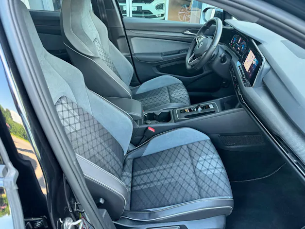 VW Golf Variant 2.0 TSI R-Line DSG 4Motion