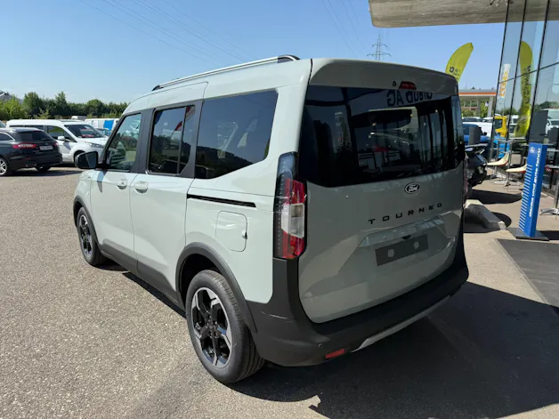 Ford Tourneo Courier 1.0 EcoBoost Active Automat