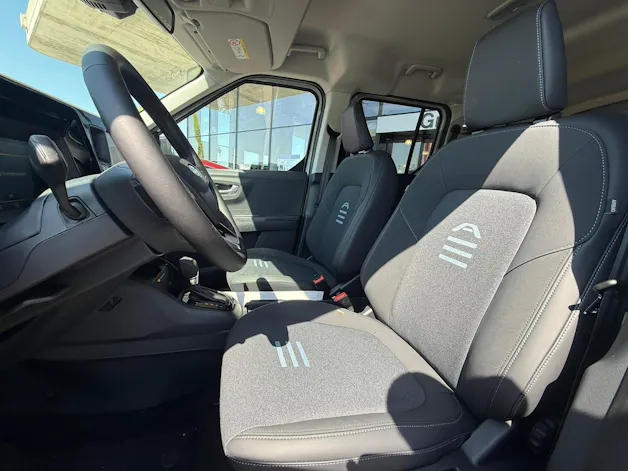 Ford Tourneo Courier 1.0 EcoBoost Active Automat