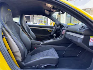 Porsche 718 Cayman GT4