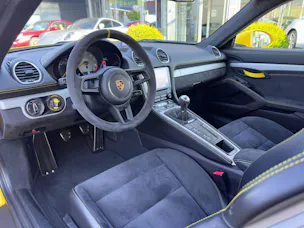 Porsche 718 Cayman GT4