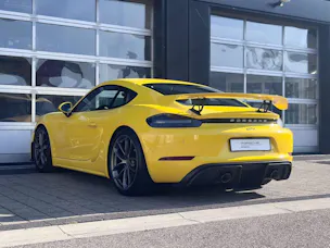 Porsche 718 Cayman GT4