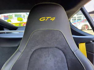 Porsche 718 Cayman GT4
