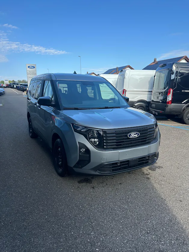 FORD Transit Courier dcab. van 1.0 Trend/125CV/Aut.