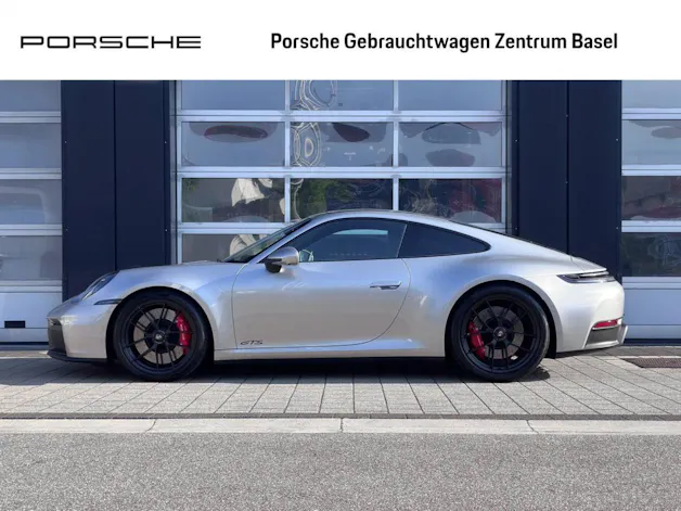 PORSCHE 911 Carrera 4 GTS