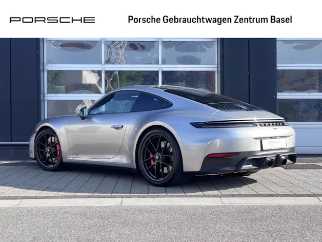 PORSCHE 911 Carrera 4 GTS