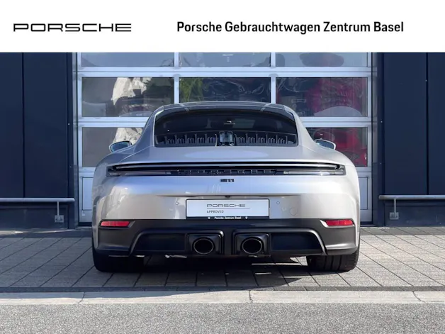 PORSCHE 911 Carrera 4 GTS