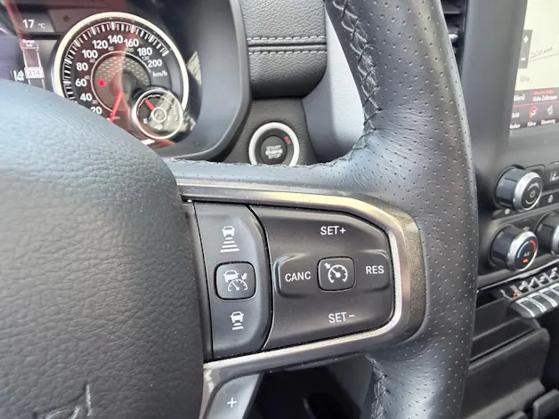 Dodge USA RAM LARAMIE 5.7 HEMI 4x4