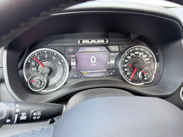 Dodge USA RAM LARAMIE 5.7 HEMI 4x4