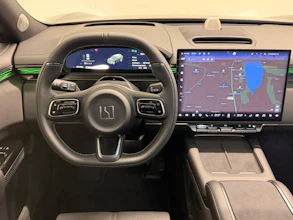 https://vehicle.imgix.net/4364774/c8729145-addf-42a2-af70-544b44cd6017.jpeg