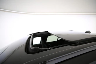 https://vehicle.imgix.net/4364779/17d24fad-7498-454e-acfc-92ba3edcb62e.jpg