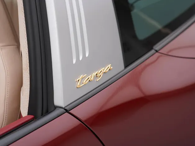 Porsche 911 Targa 4S Heritage Edition